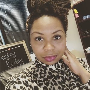 Meet your Posher, Alexis